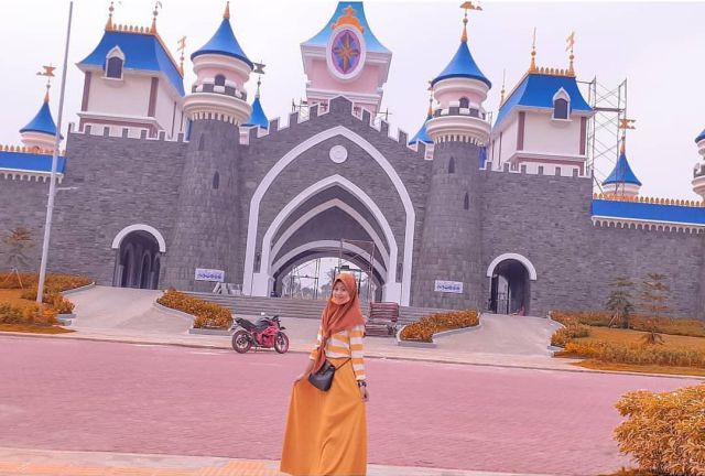 Menikmati Disneyland ala Tangerang